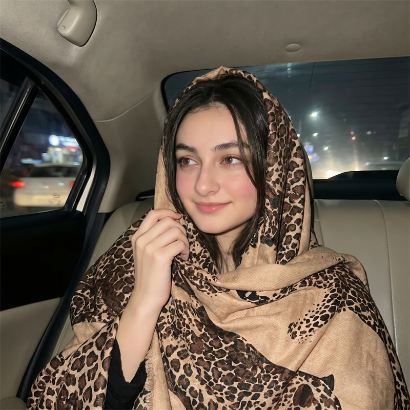 Vintage Women Fashion - Hijab e foulard vintage con stampa