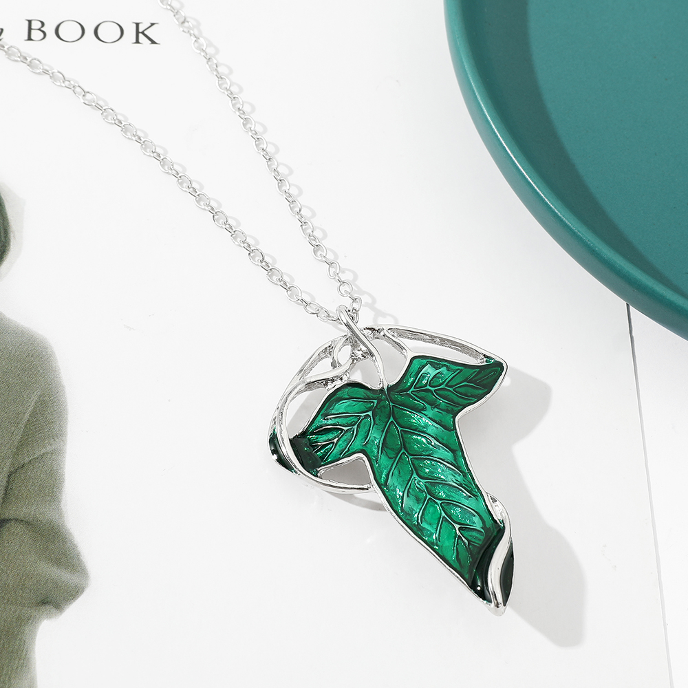 Collana con Ciondolo Foglia Ve - Vintage Fashion Blog recensione e prezzo